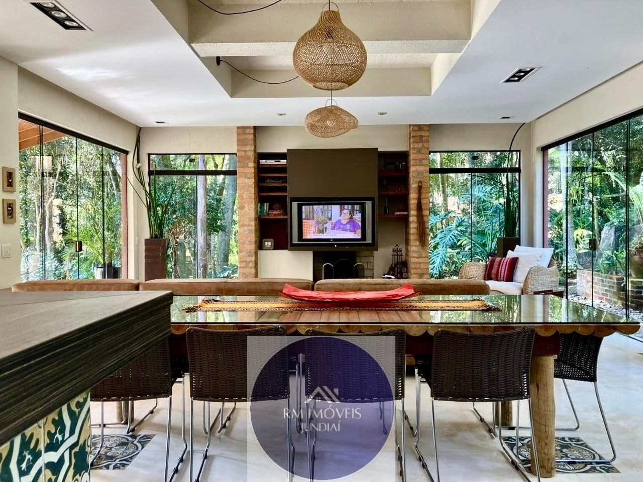 Casa com 5 quartos para alugar em Caxambu — foto 1
