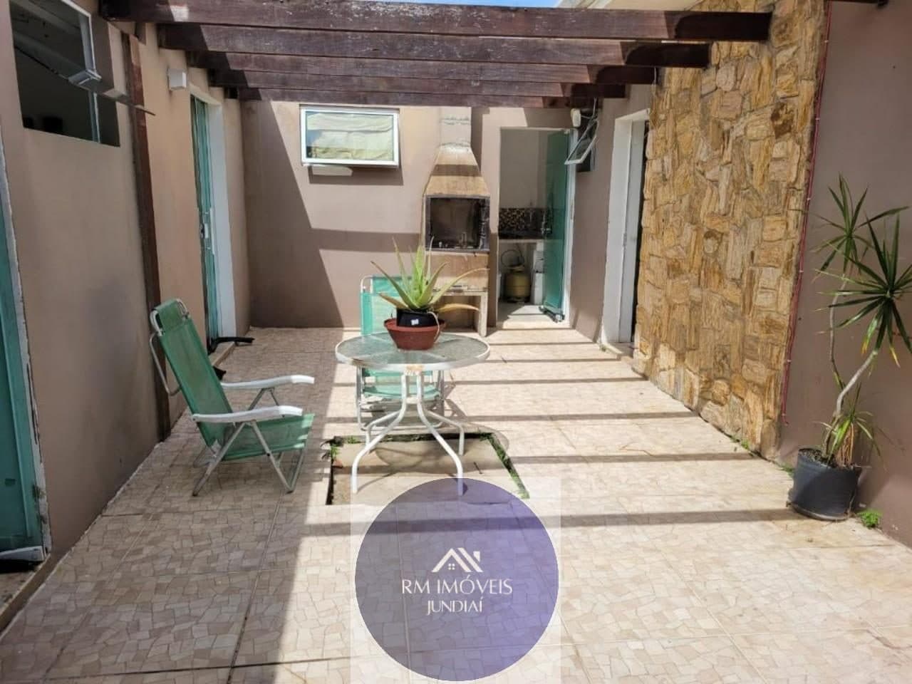 Casa com 3 quartos à venda em Vila Garcia — foto 1