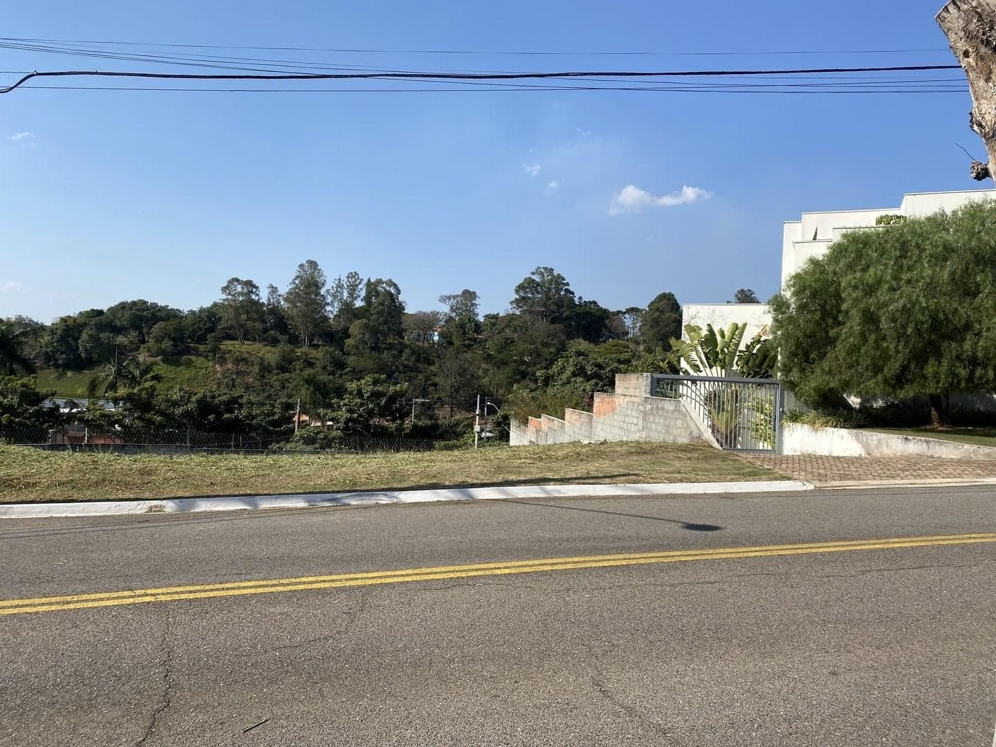Terreno de 860 m² à venda em Jundiaí Mirim — foto 1
